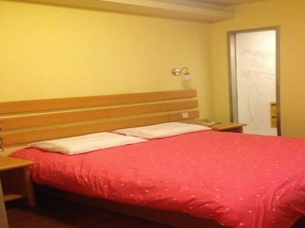 Шанхай: Motel 168 Tian Yao Qiao Road Inn
