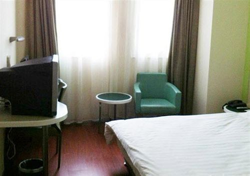 Шанхай: Motel 168 Pudong Waigaoqiao Branch
