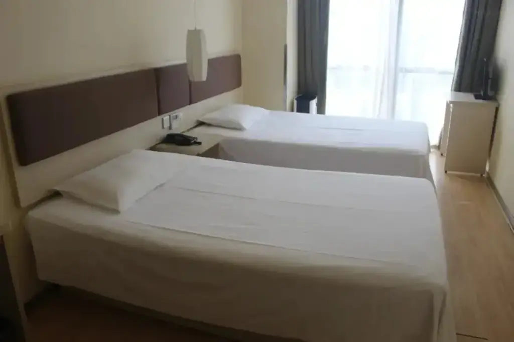 Шанхай: Motel 168 (Shanghai Hongqiao Hub, Qixin Road Metro Station)