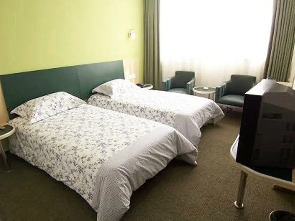 Шанхай: Home Inn Selected Shanghai Dahua Xincun Road Subway Station