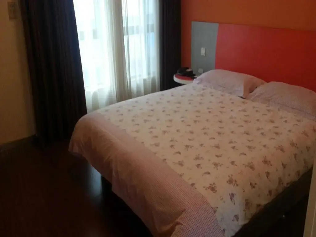 Шанхай: Home Inn Selected Shanghai Dahua Xincun Road Subway Station
