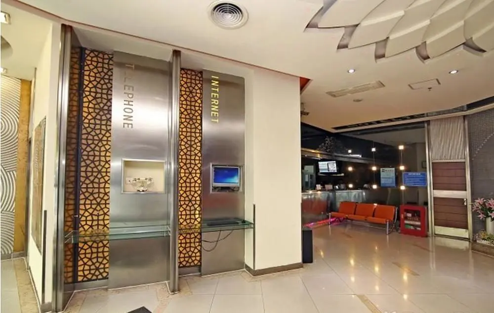 Шанхай: Home Inn Selected Shanghai Dahua Xincun Road Subway Station