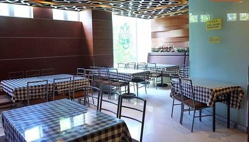 Шанхай: Home Inn Selected Shanghai Dahua Xincun Road Subway Station