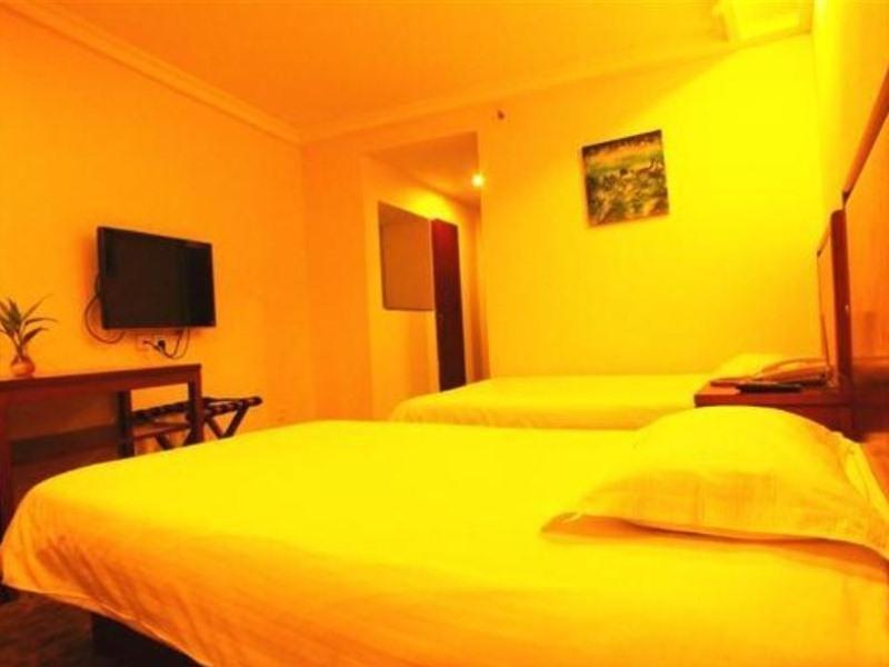 Шанхай: GreenTree Inn Shanghai Changyang Road Business Hotel