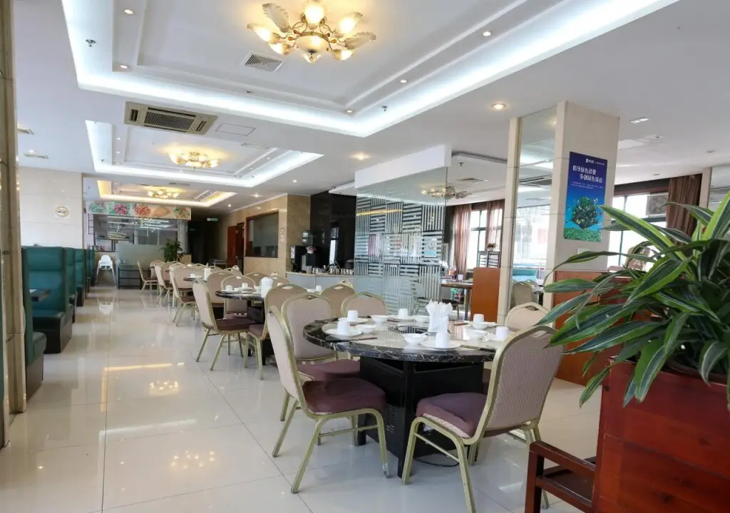 Шанхай: Jinjiang Inn Shanghai Baoyang Dock