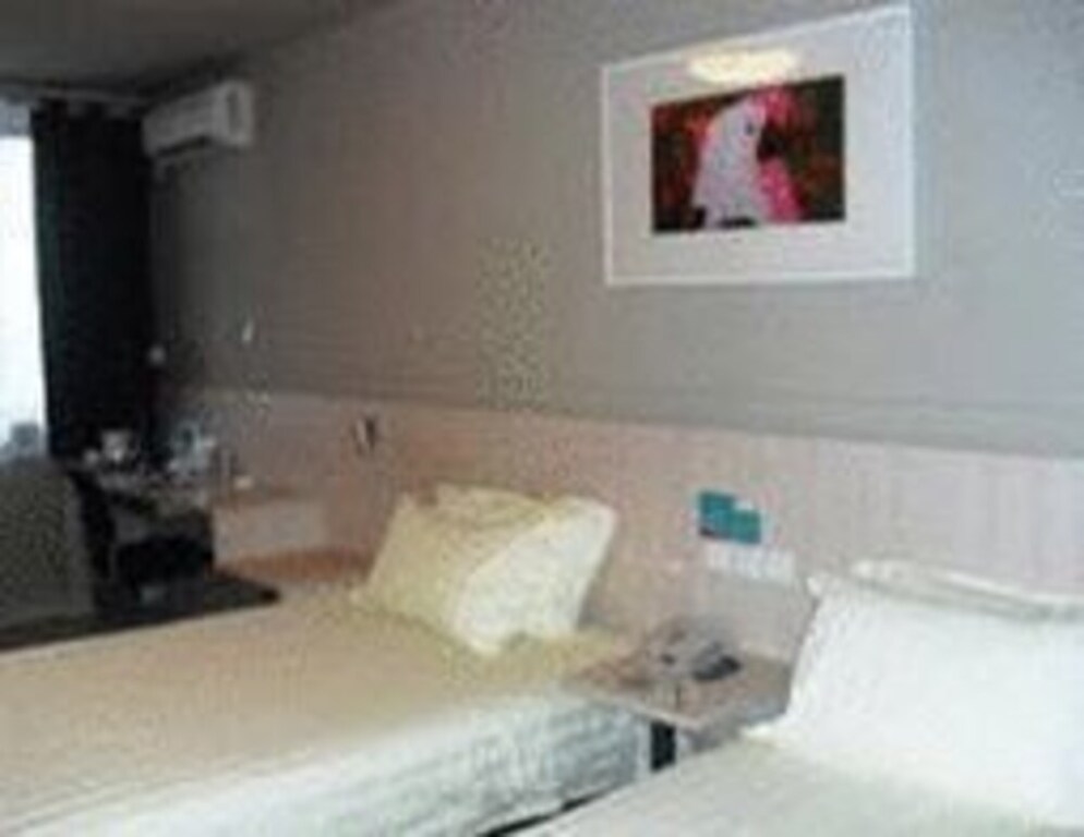 Шанхай: JJ Inn Chuansha East Huaxia Road