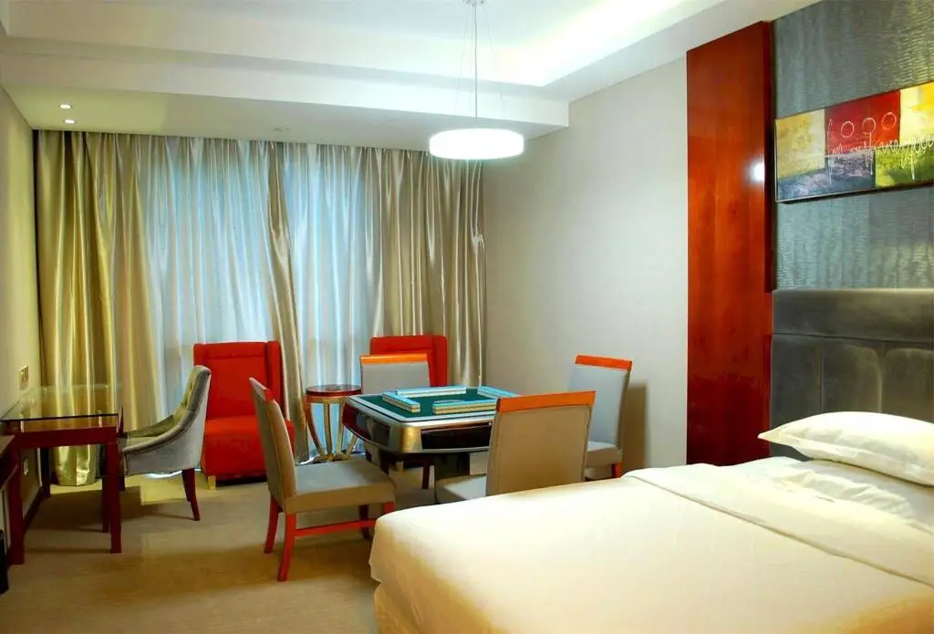 Yichang Guobin Bandao Hotel — фото 1