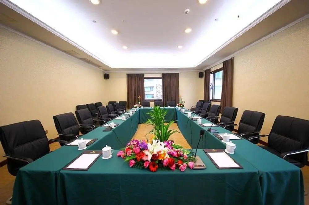 Гуйян: Vienna Hotel (Guiyang Fountain Subway Station Yangmingci Subway Station)