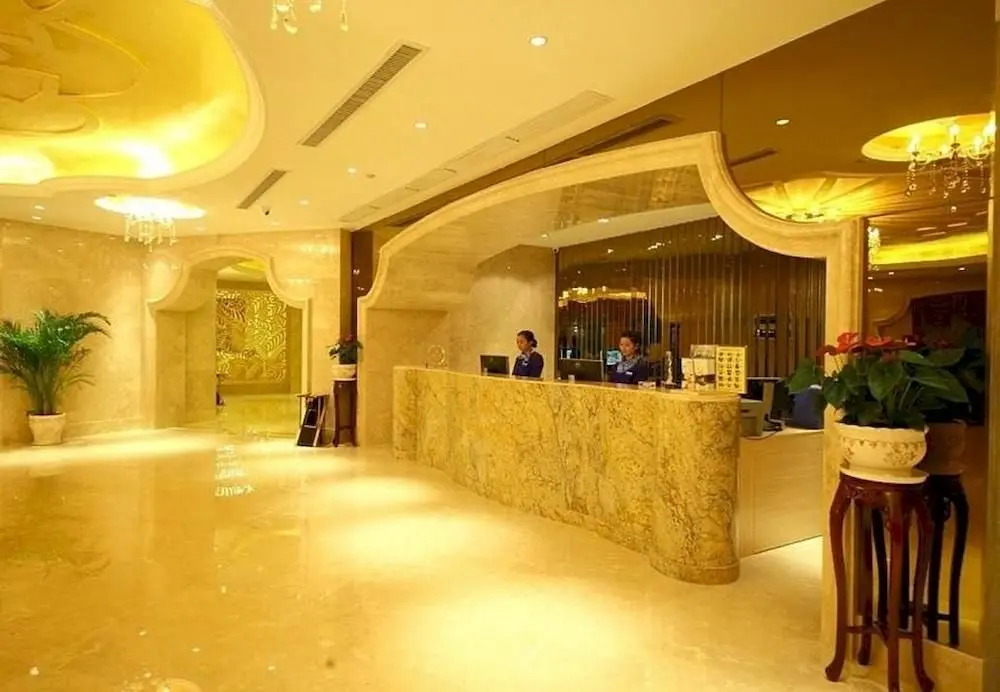 Гуйян: Vienna Hotel (Guiyang Fountain Subway Station Yangmingci Subway Station)