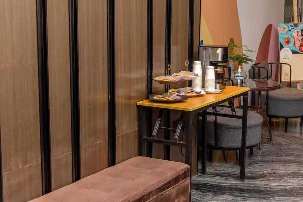 Гуанчжоу: CHEERMAY HOTELS (Guangzhou Pazhou Exhibition Center Chigang Metro Station)