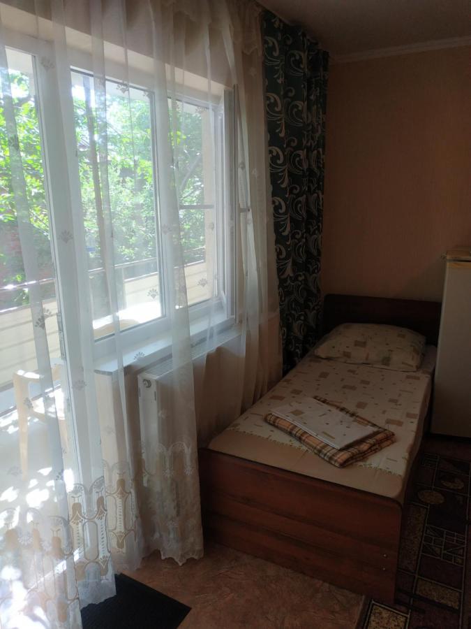 Витязево: Гостевой дом "Виноградная лоза"
