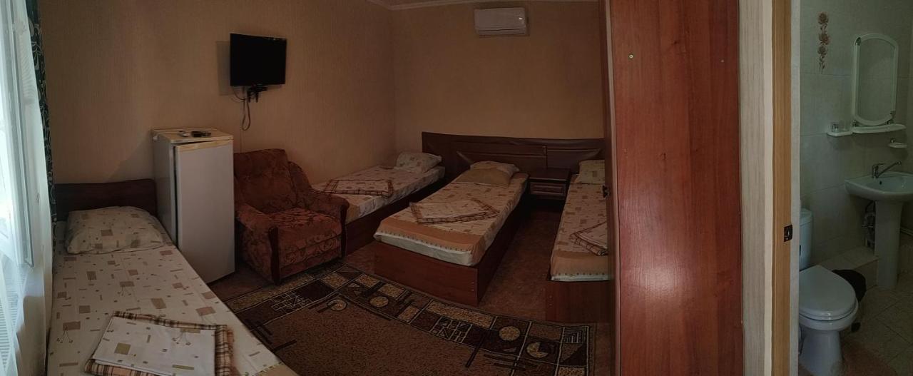 Витязево: Гостевой дом "Виноградная лоза"