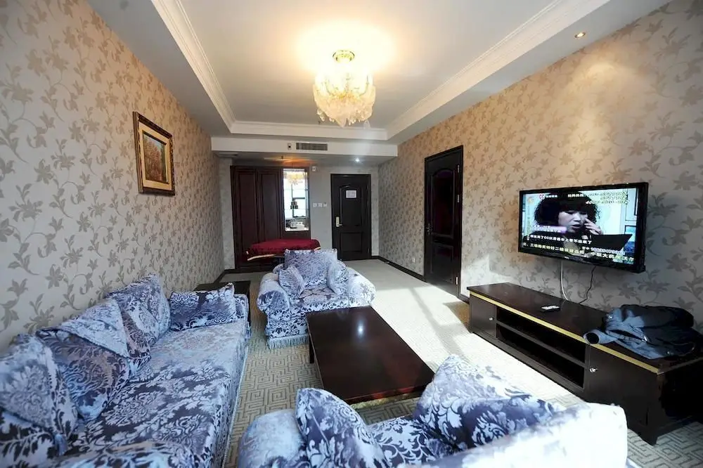 Long Fei Yuan Hotel — фото 1