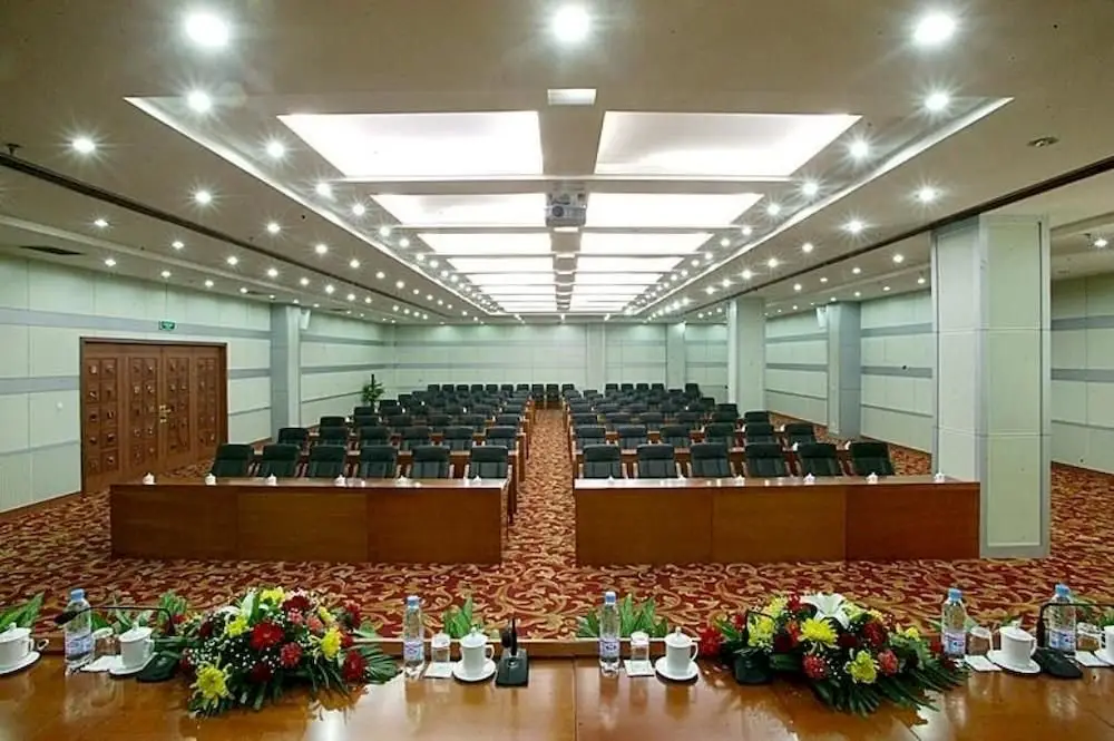 Цзинань: East Hotel Shandong