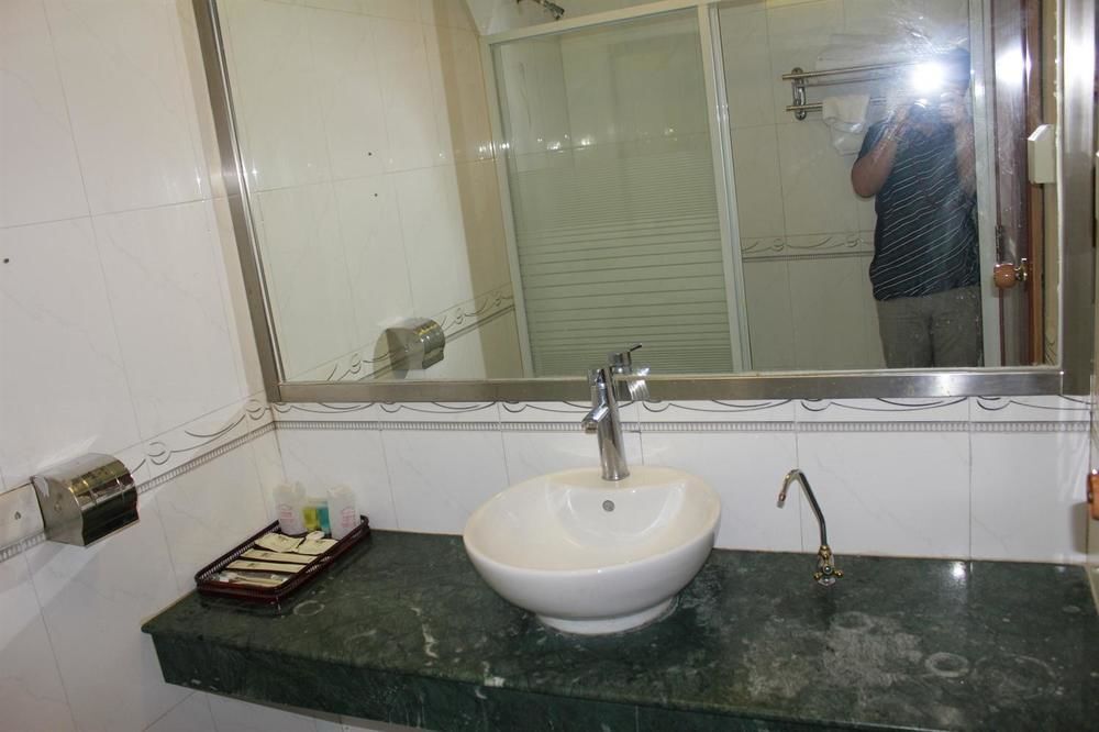 Гуанчжоу: Fangjie Wufu Hotel (Sanyuanli)