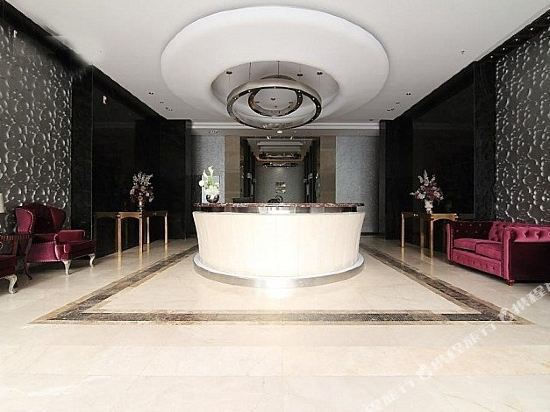 Чунцин: Chongqing Langqingju Apartment
