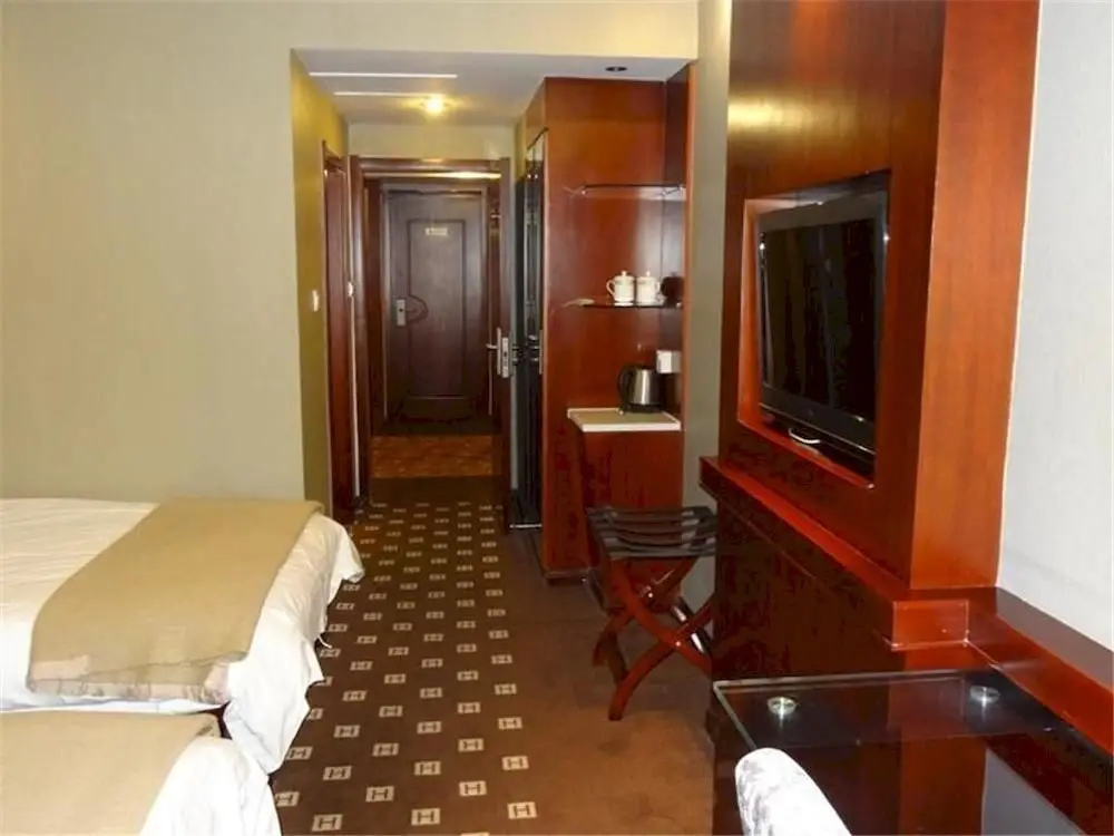 Чэндэ: Chengde Hui Long Hotel