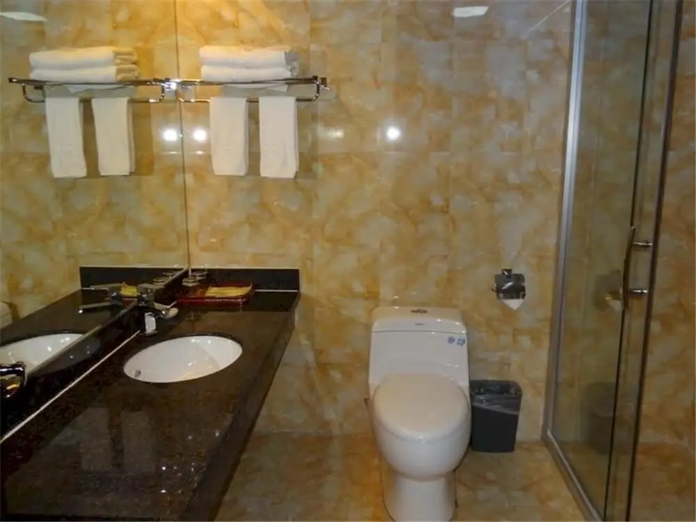 Чэндэ: Chengde Hui Long Hotel