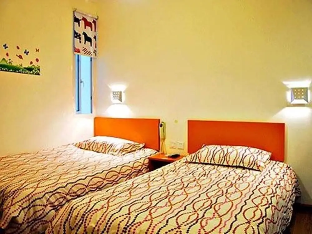 Чэнду: Buding Hotel