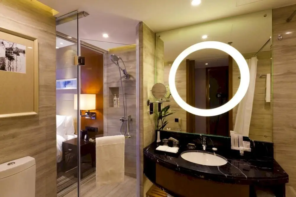 Циндао: Qingdao Celebrity Hotel