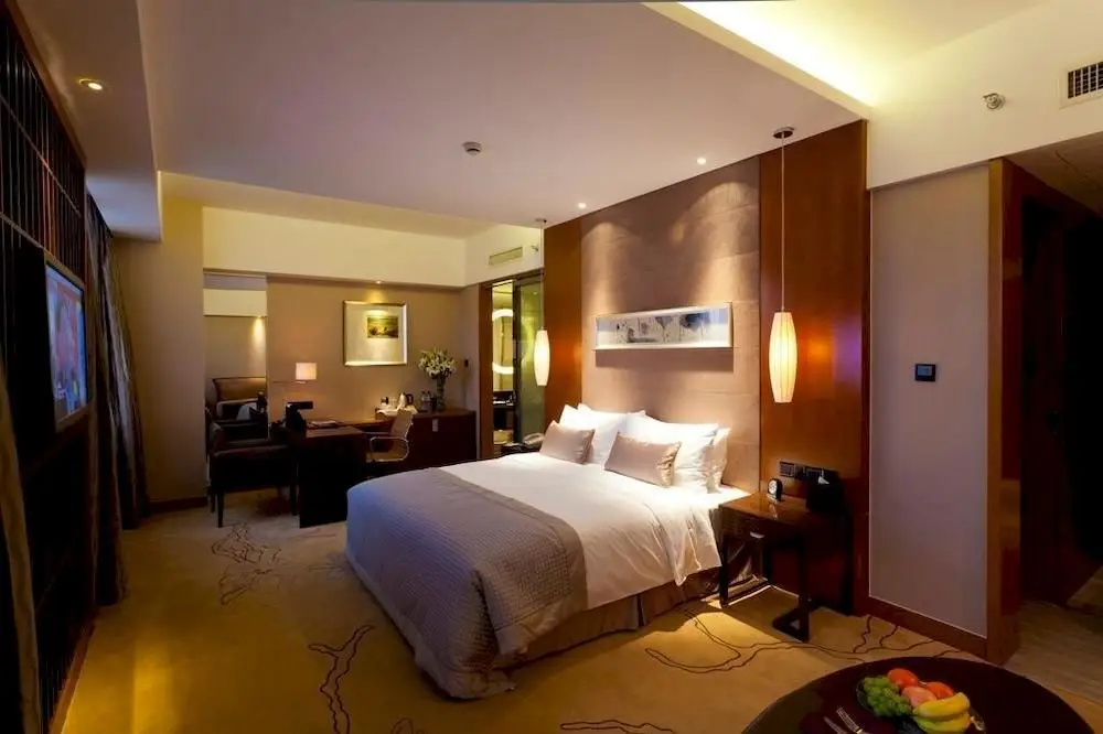 Циндао: Qingdao Celebrity Hotel