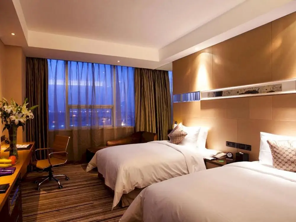 Циндао: Qingdao Celebrity Hotel