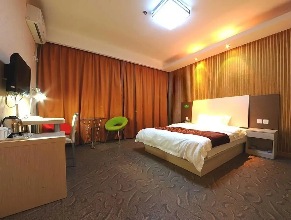 Wanzhong Wealth Hotel — фото 1