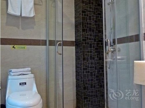Шанхай: Wanzhong Wealth Hotel