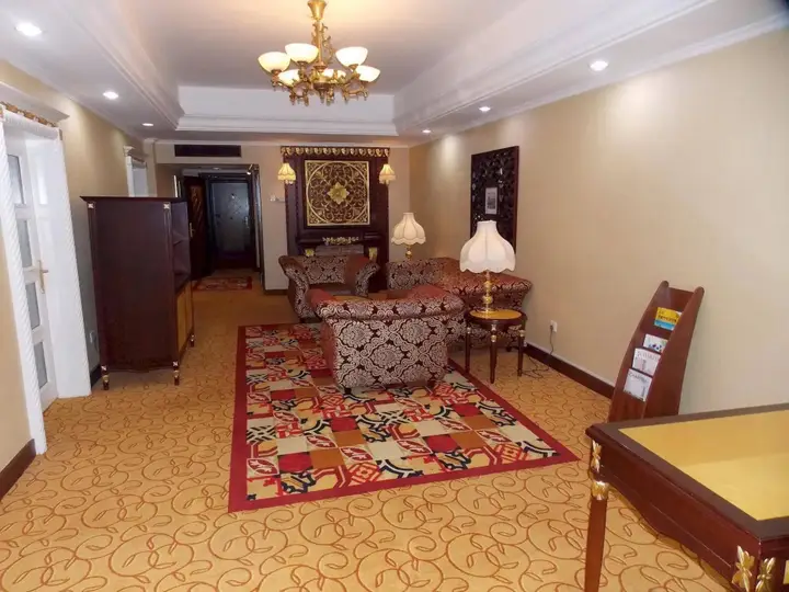 Цзилинь: Century Hotel Jilin