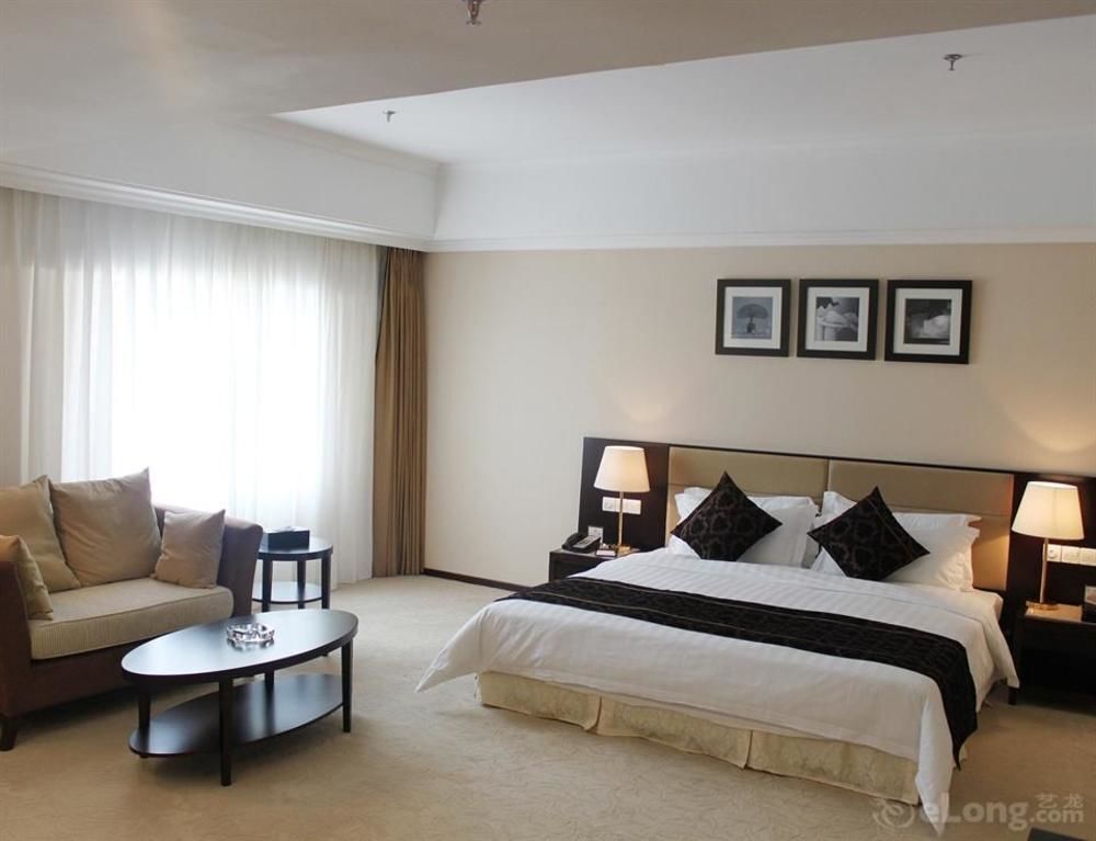 Чжухай: Zhuhai Junyi International Hotel (Sports Center store)