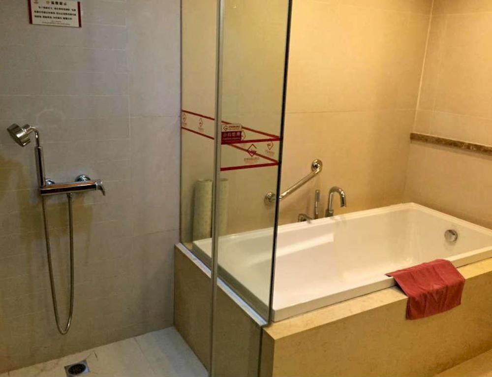 Чжухай: Zhuhai Junyi International Hotel (Sports Center store)