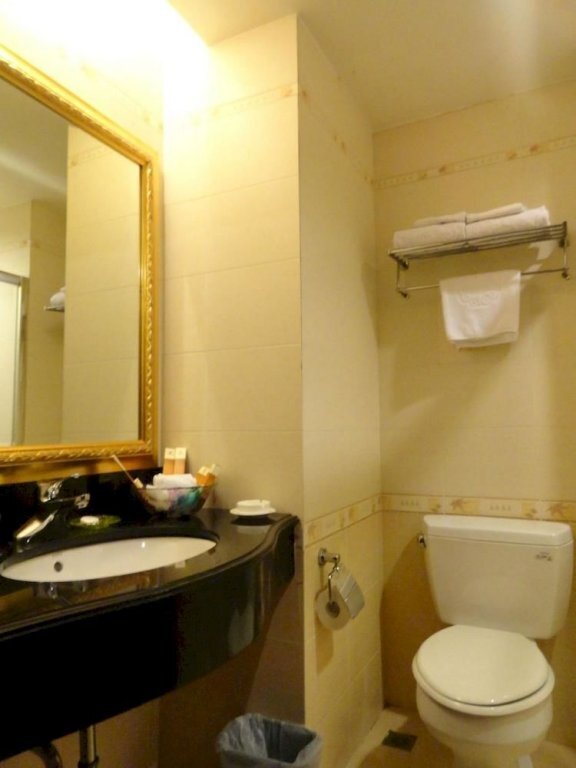 Шэньчжэнь: City Convenient Hotel Longhua Subway Station