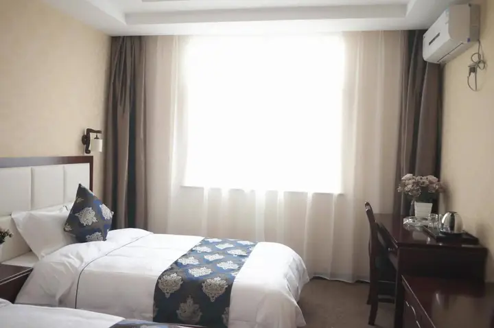 Куньмин: Kunming July Hotel