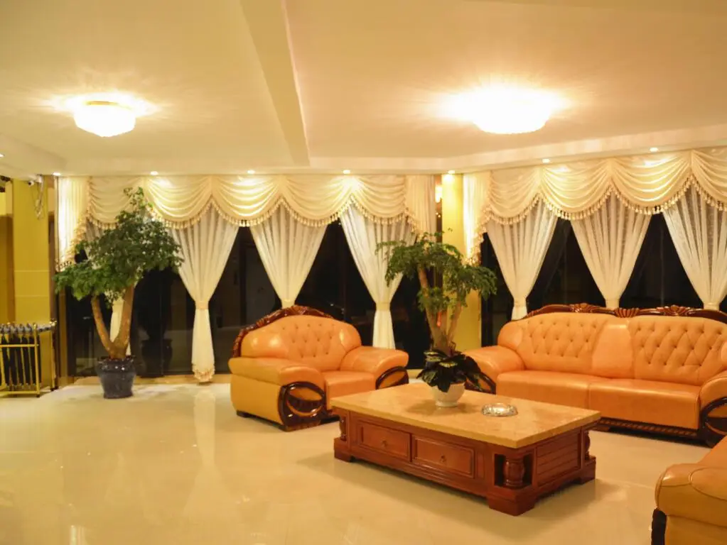 Куньмин: Kunming July Hotel