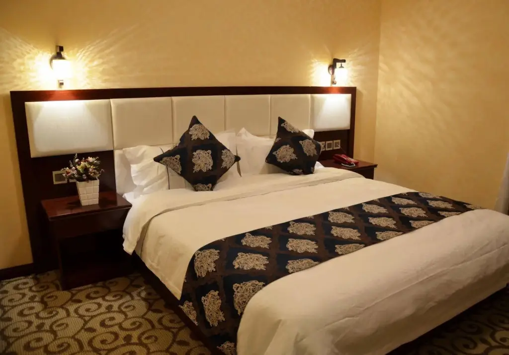 Куньмин: Kunming July Hotel