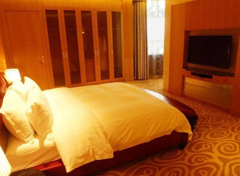 Пекин: Yangguang Licheng Hot Spring Hotel - Beijing