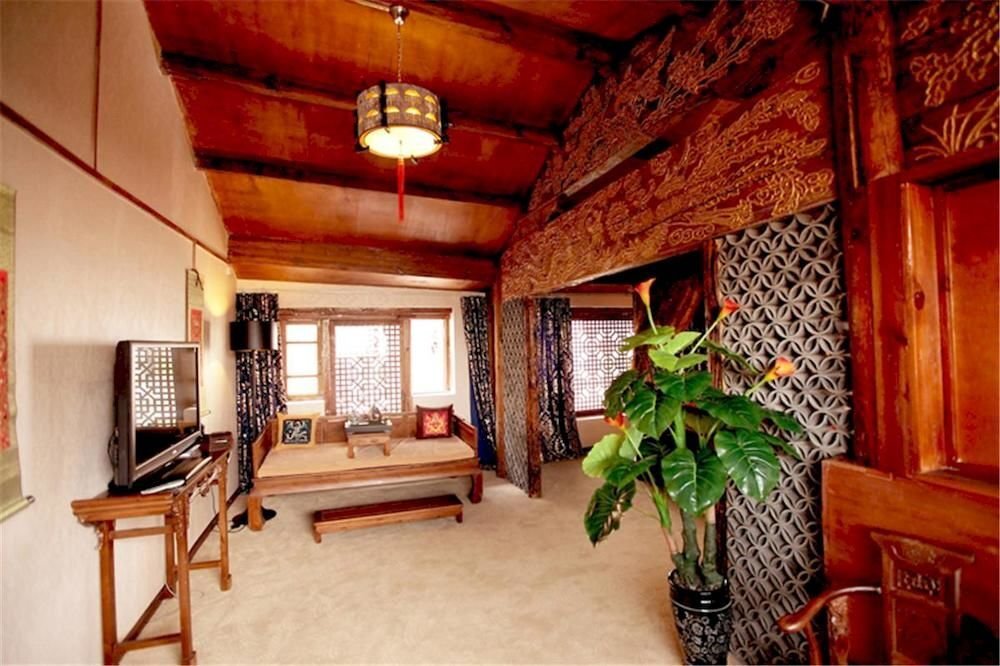 Lijiang Chihe Jingpin Inn — фото 1