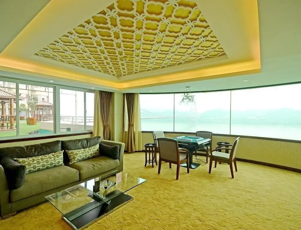 Hongqiao Holiday Hotel — фото 1