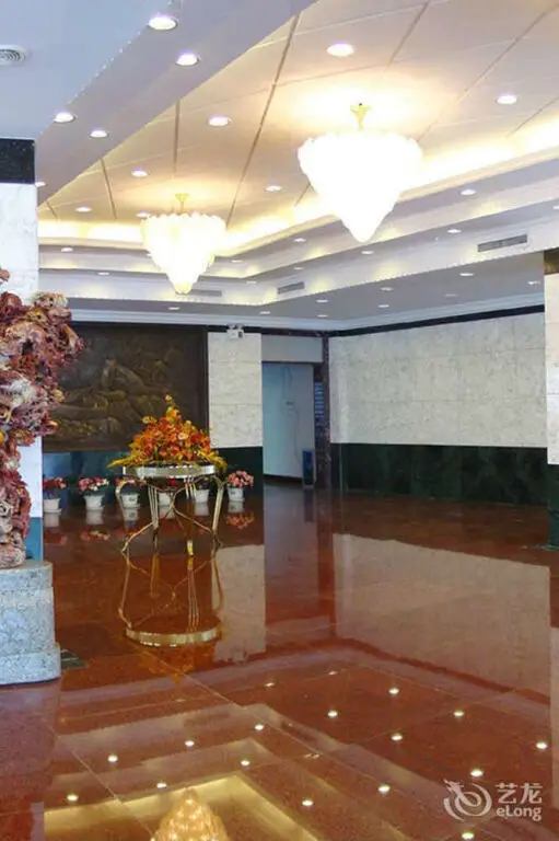 Вэйхай: International Commercial Affairs Building (Weihai Liugong Island Pier)