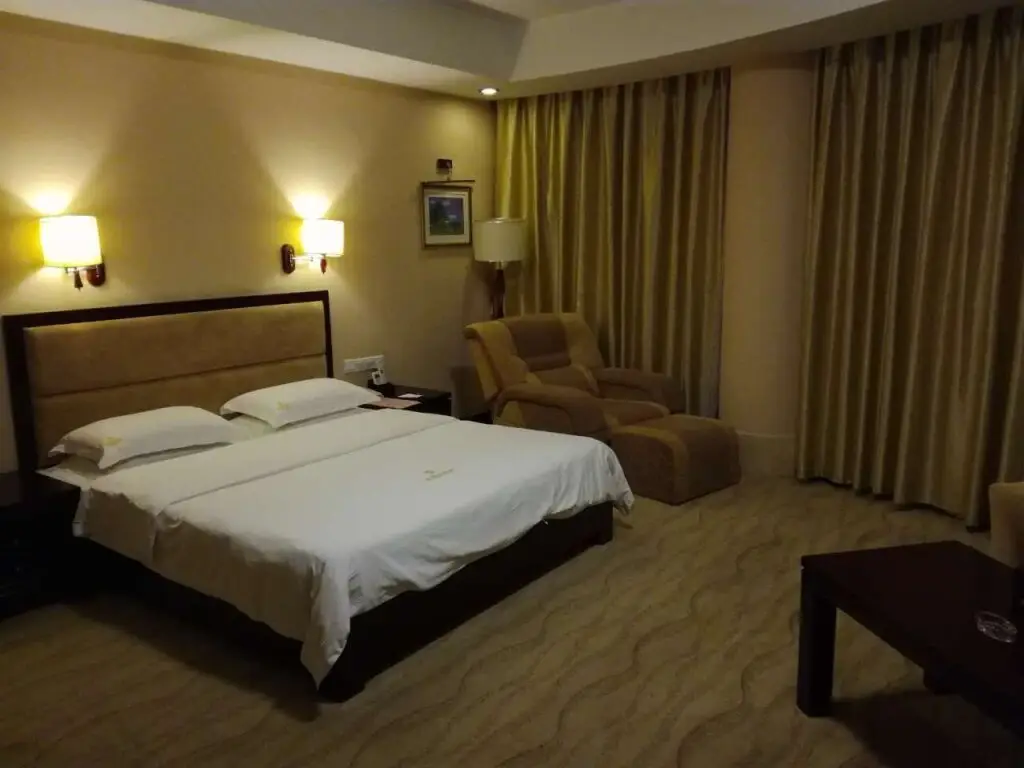 Фошань: Hibernian Hotel