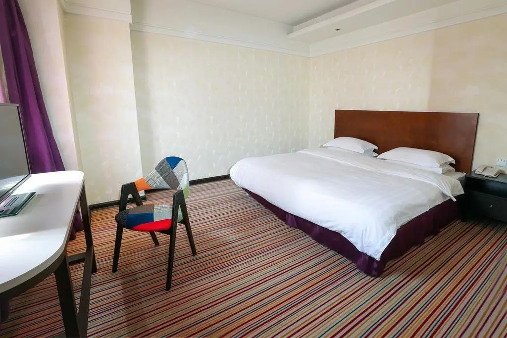 Даньдун: Dandong Life's Business Hotel