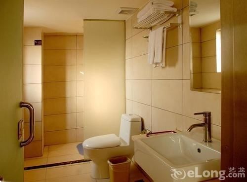 Цзюцзян: Jiujiang Futai 118 Chain Hotel (Railway Station)