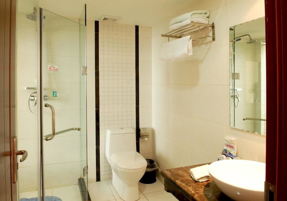 Цзюцзян: Jiujiang Futai 118 Chain Hotel (Railway Station)