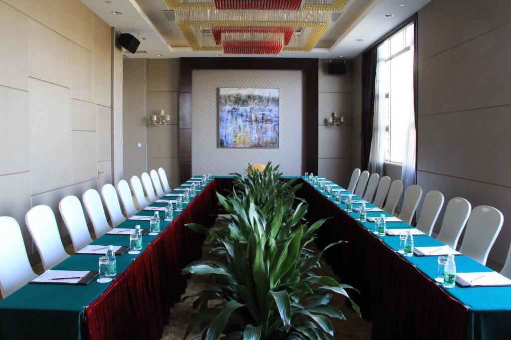 Чжаньцзян: Country Garden Phoenix Hotel