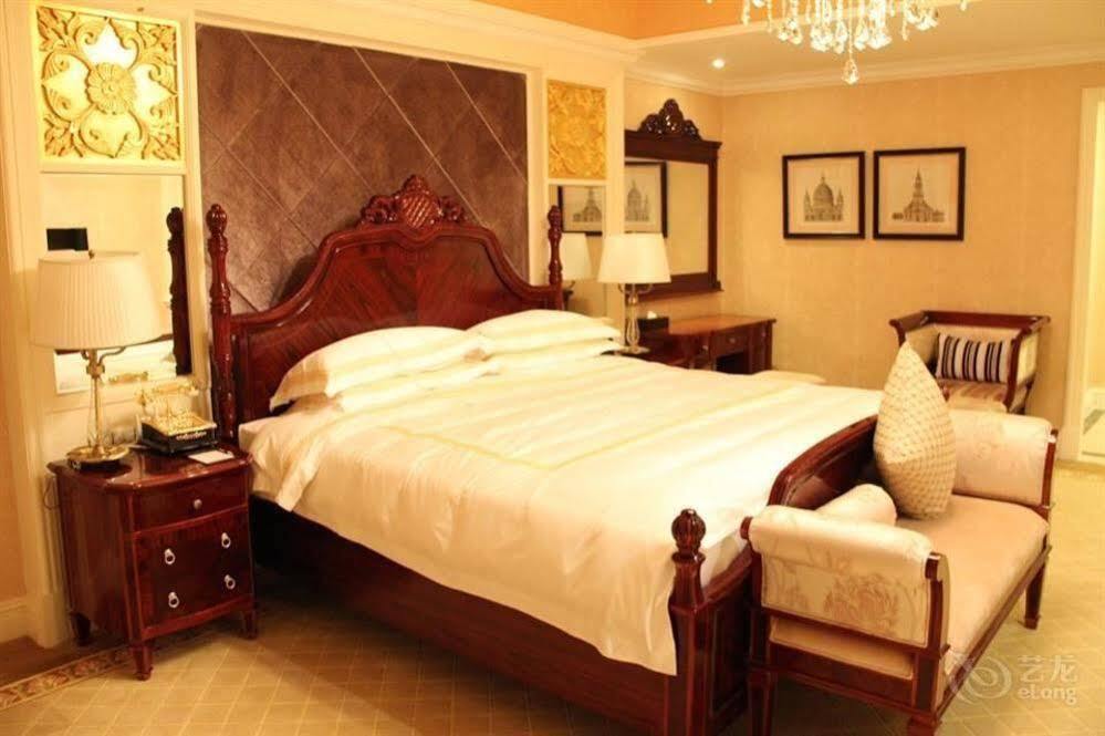 Чжаньцзян: Country Garden Phoenix Hotel