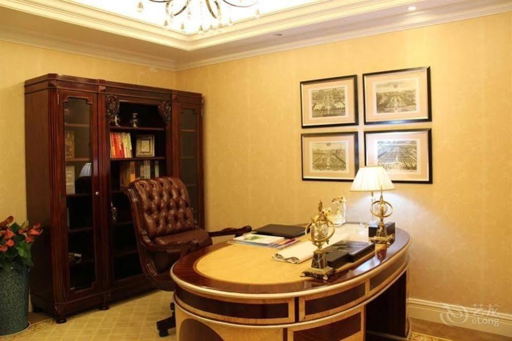 Чжаньцзян: Country Garden Phoenix Hotel