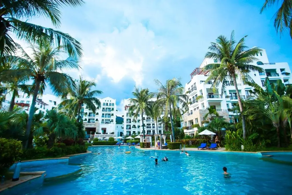 Санья: Aegean Conifer Suites Resort Sanya