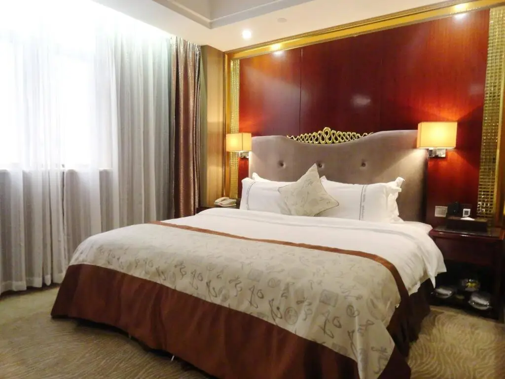 Шэньчжэнь: Qinjiang Hotel (Shenzhen International Convention and Exhibition Center Shajing)