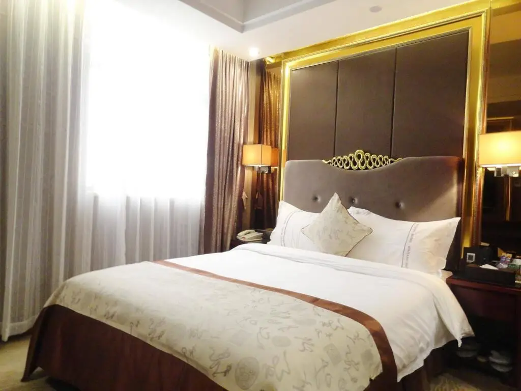 Шэньчжэнь: Qinjiang Hotel (Shenzhen International Convention and Exhibition Center Shajing)