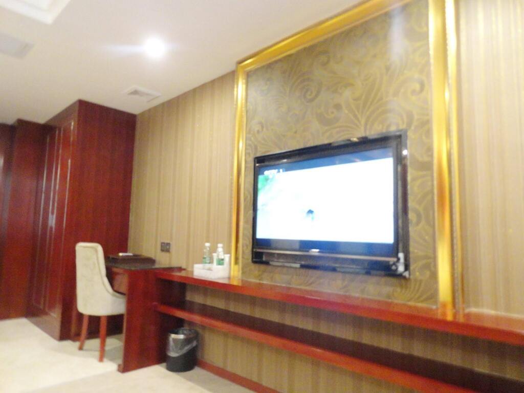 Шэньчжэнь: Qinjiang Hotel (Shenzhen International Convention and Exhibition Center Shajing)